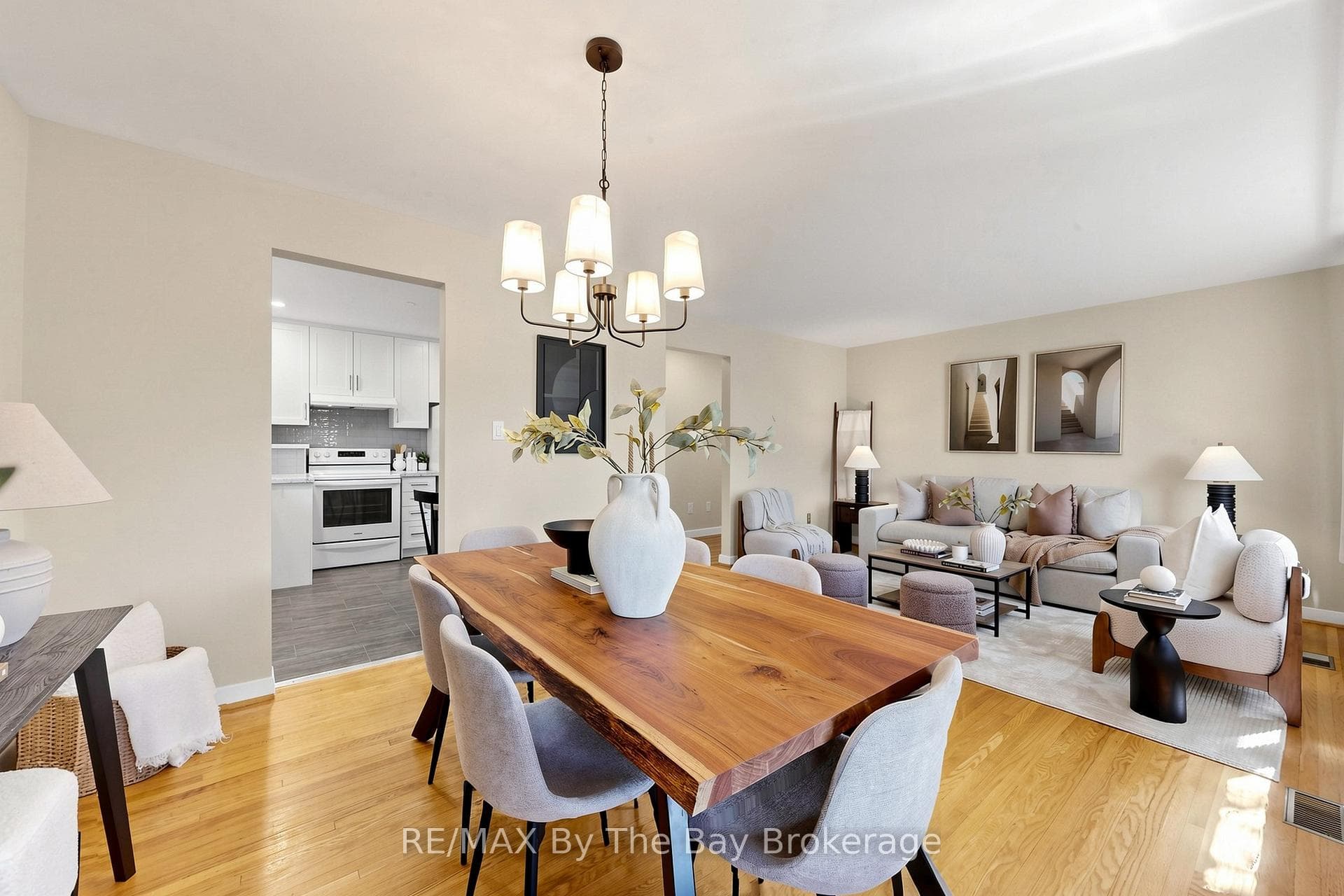 33 Ada Crescent photo 9