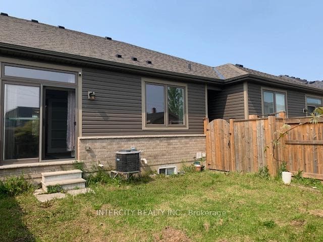 11 Ellis Avenue photo 37