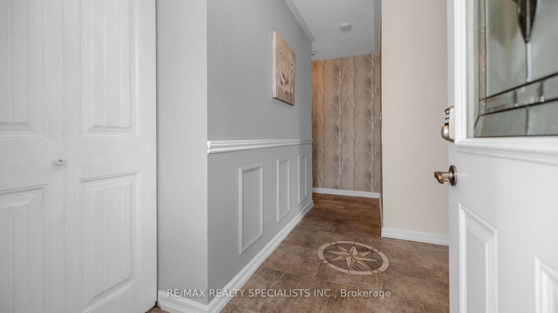 12 Huntington Court photo 5