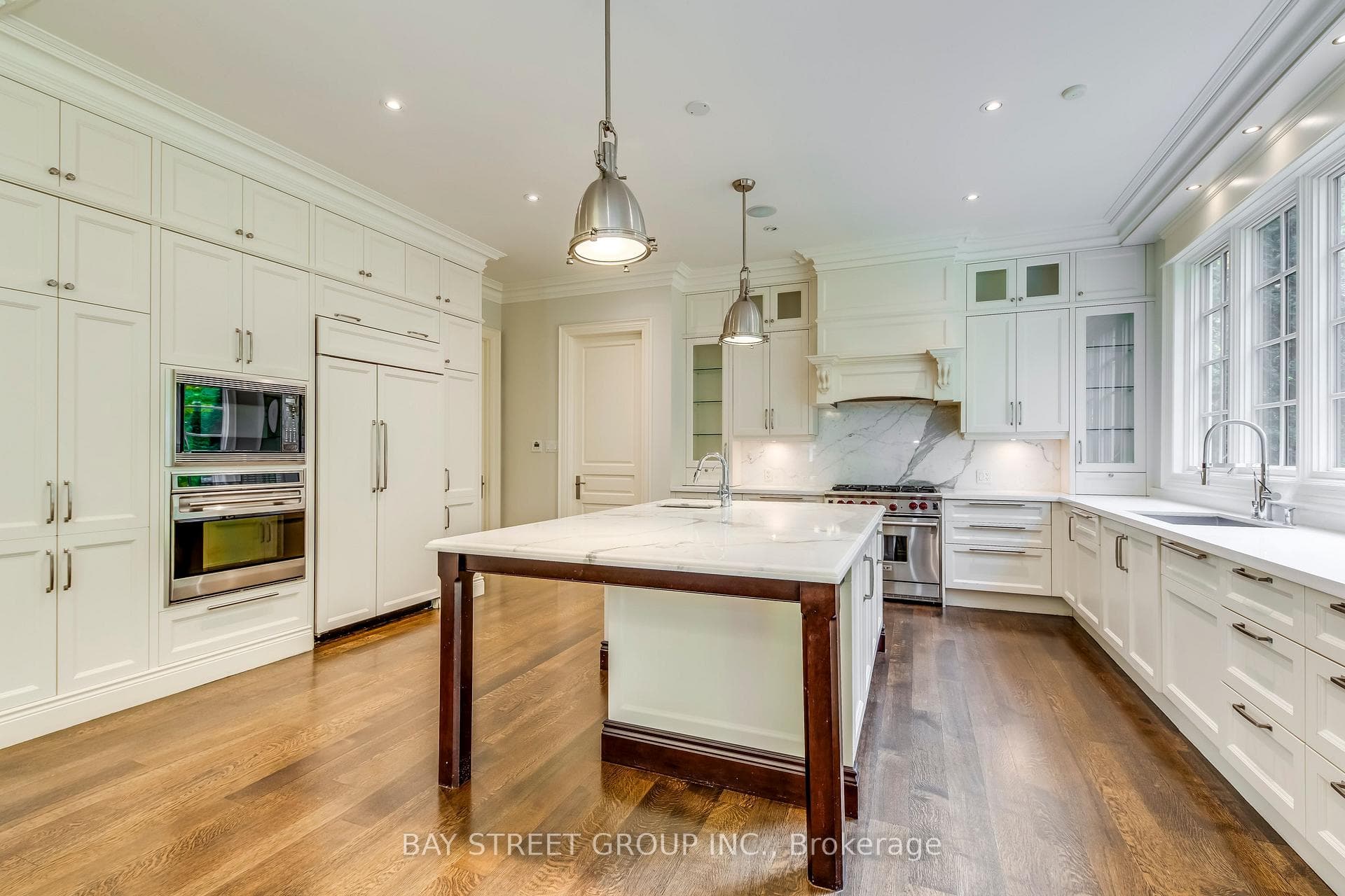 1031 Lakeshore Road photo 10