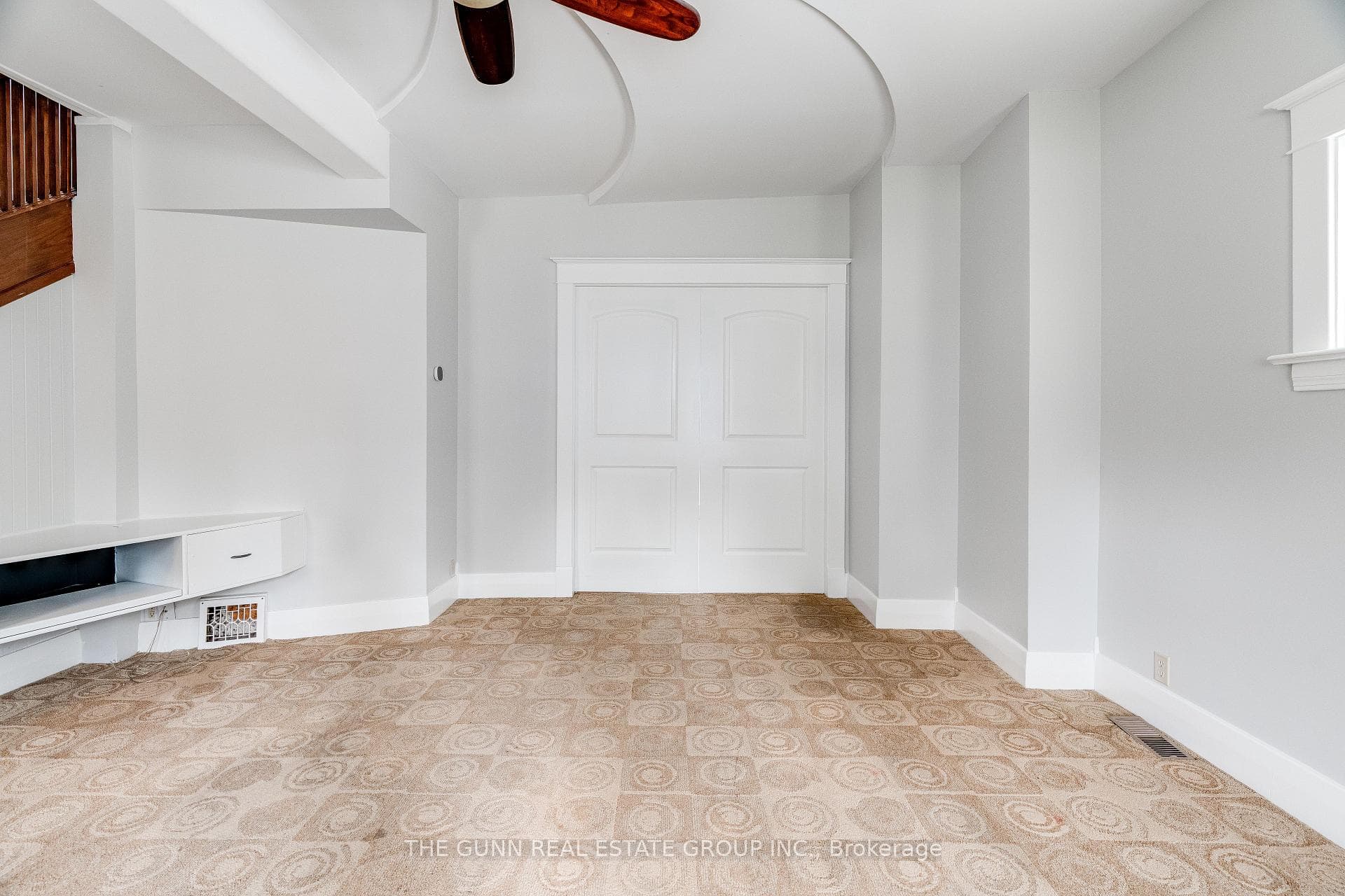 904 Dame Street photo 13