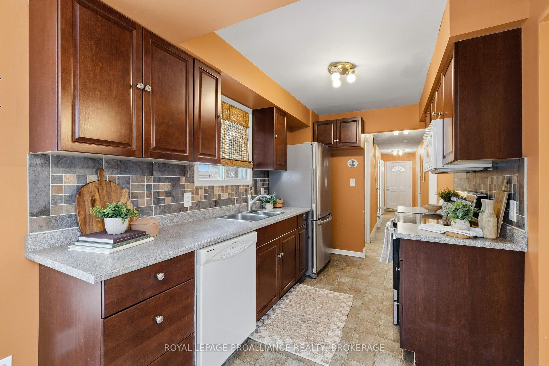 896 Muirfield Crescent photo 13