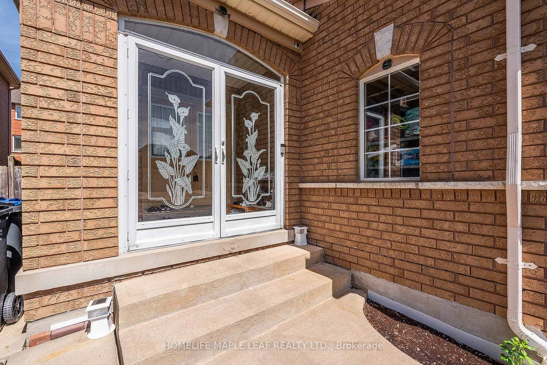 175 Toba Crescent photo 2