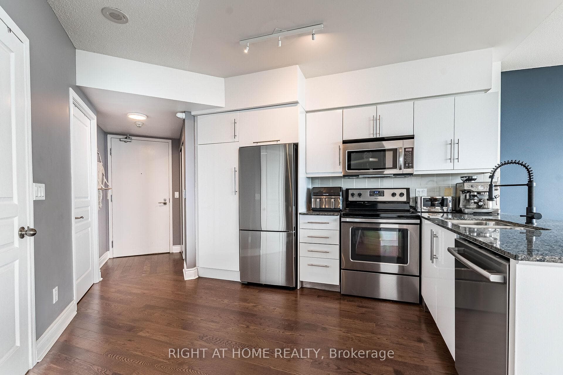 2230 Lake Shore Blvd N/A Unit 908 photo 9