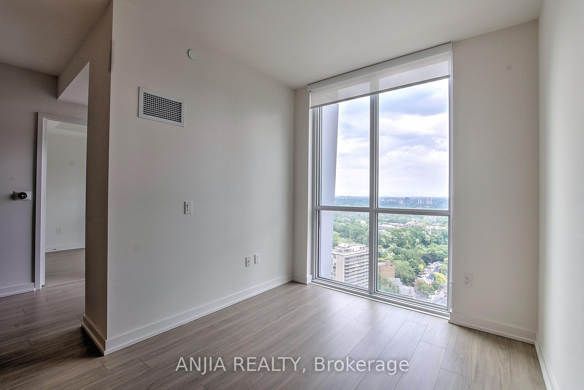 1 Yorkville Avenue Unit 2711 photo 16