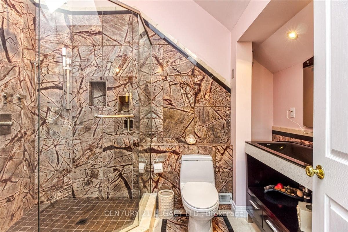 376 Maki Avenue photo 21