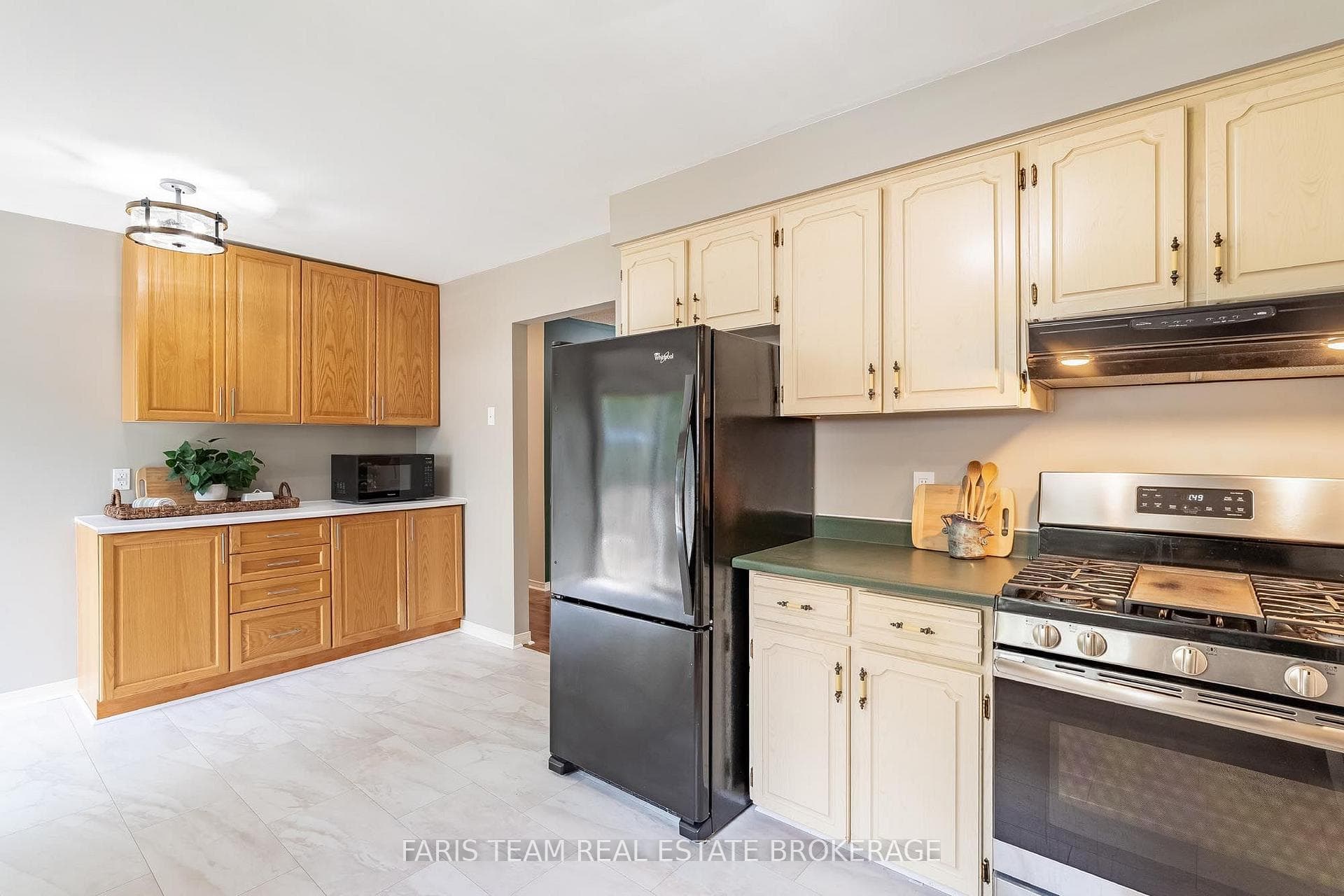 1202 Sunnidale Road photo 3