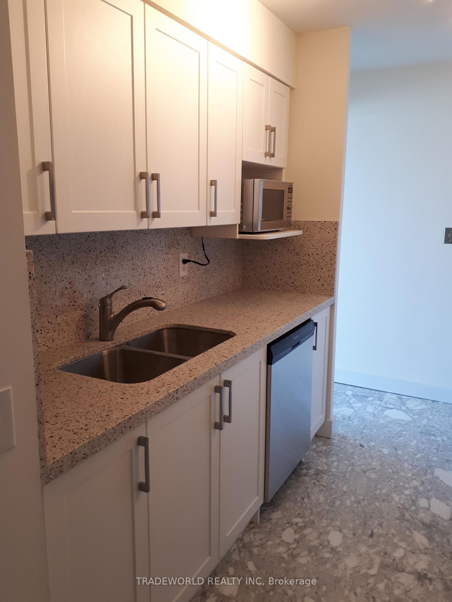 238 Doris Avenue Unit 1906 photo 5