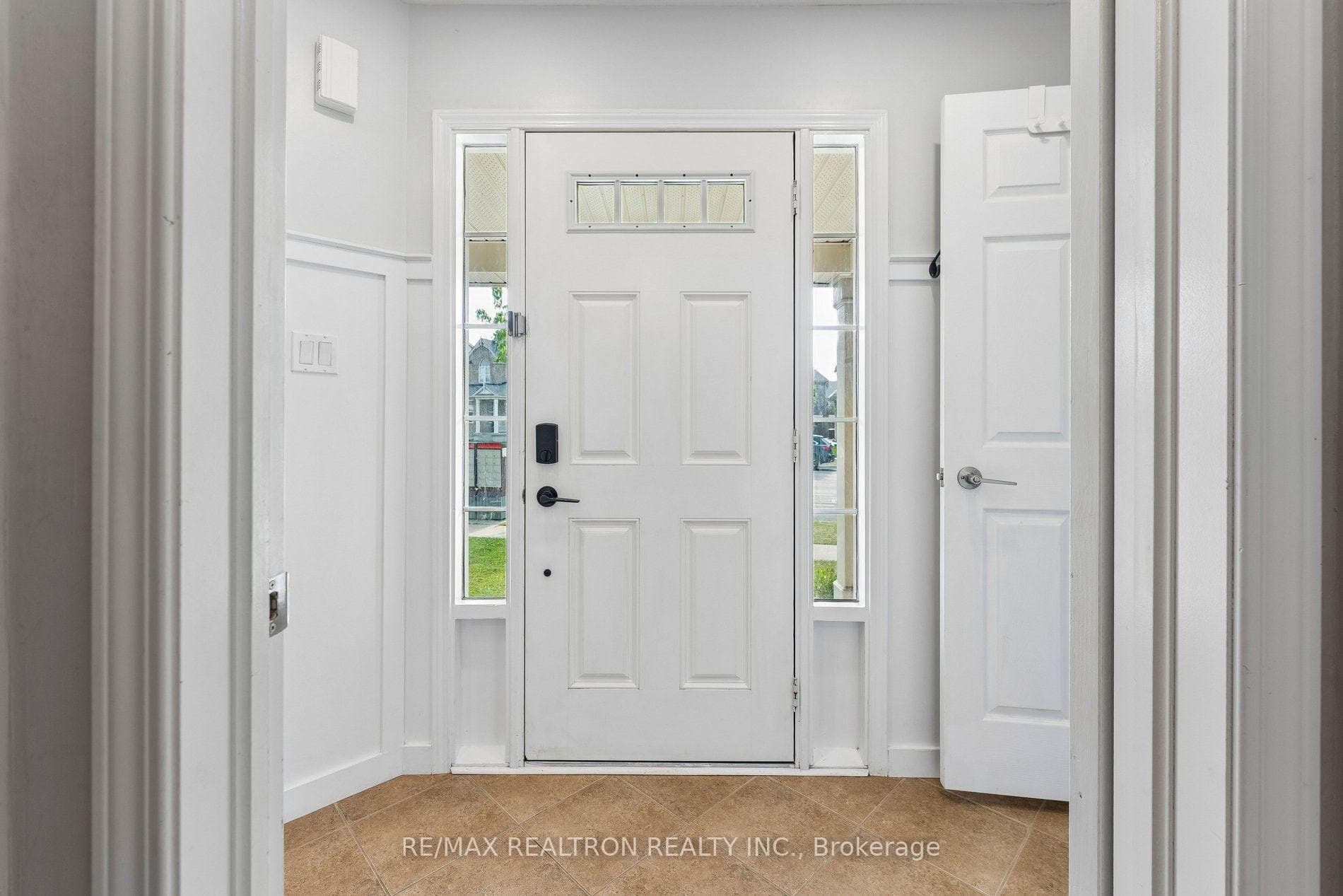 800 Fowles Court photo 7