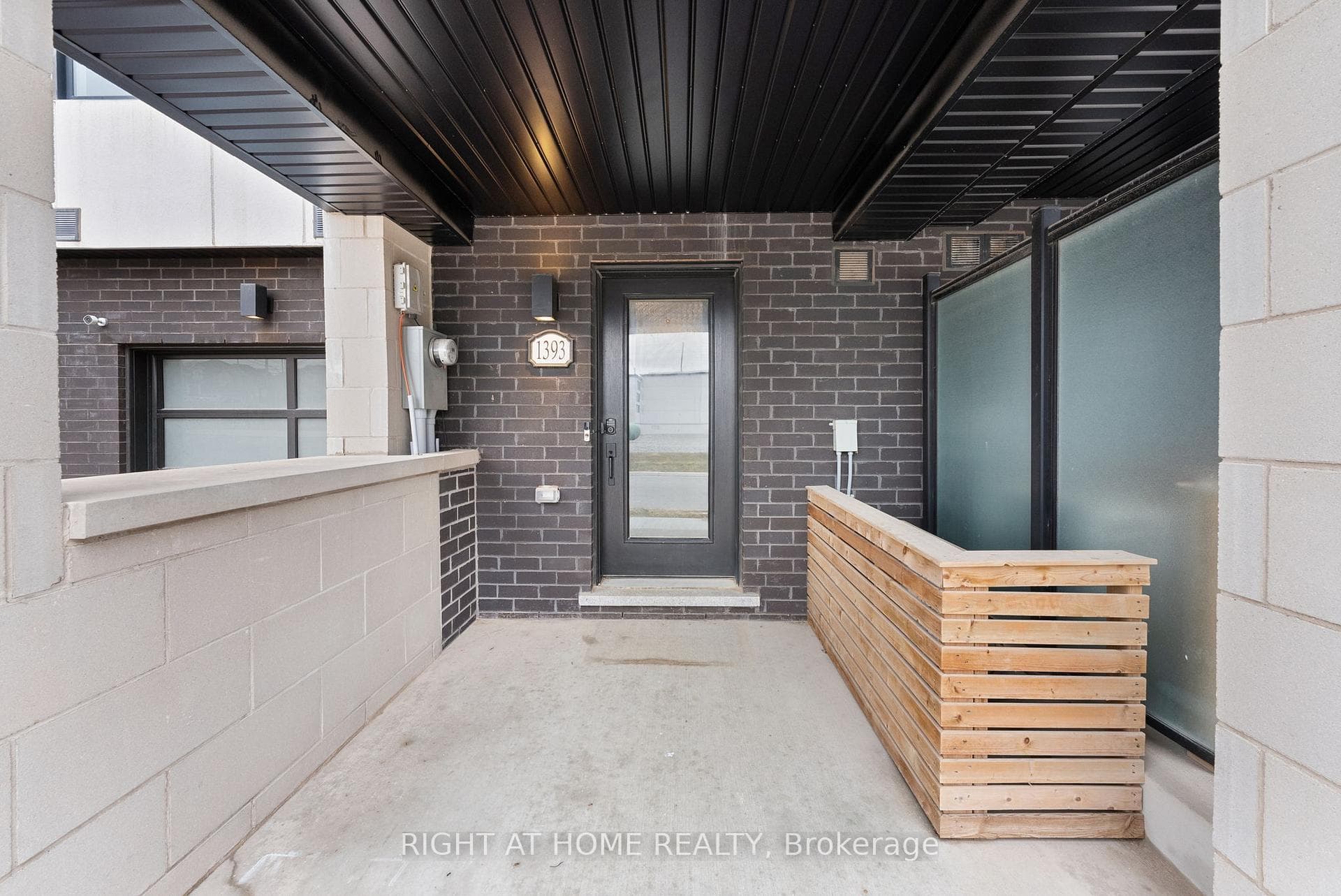 1393 Clarriage Court photo 3