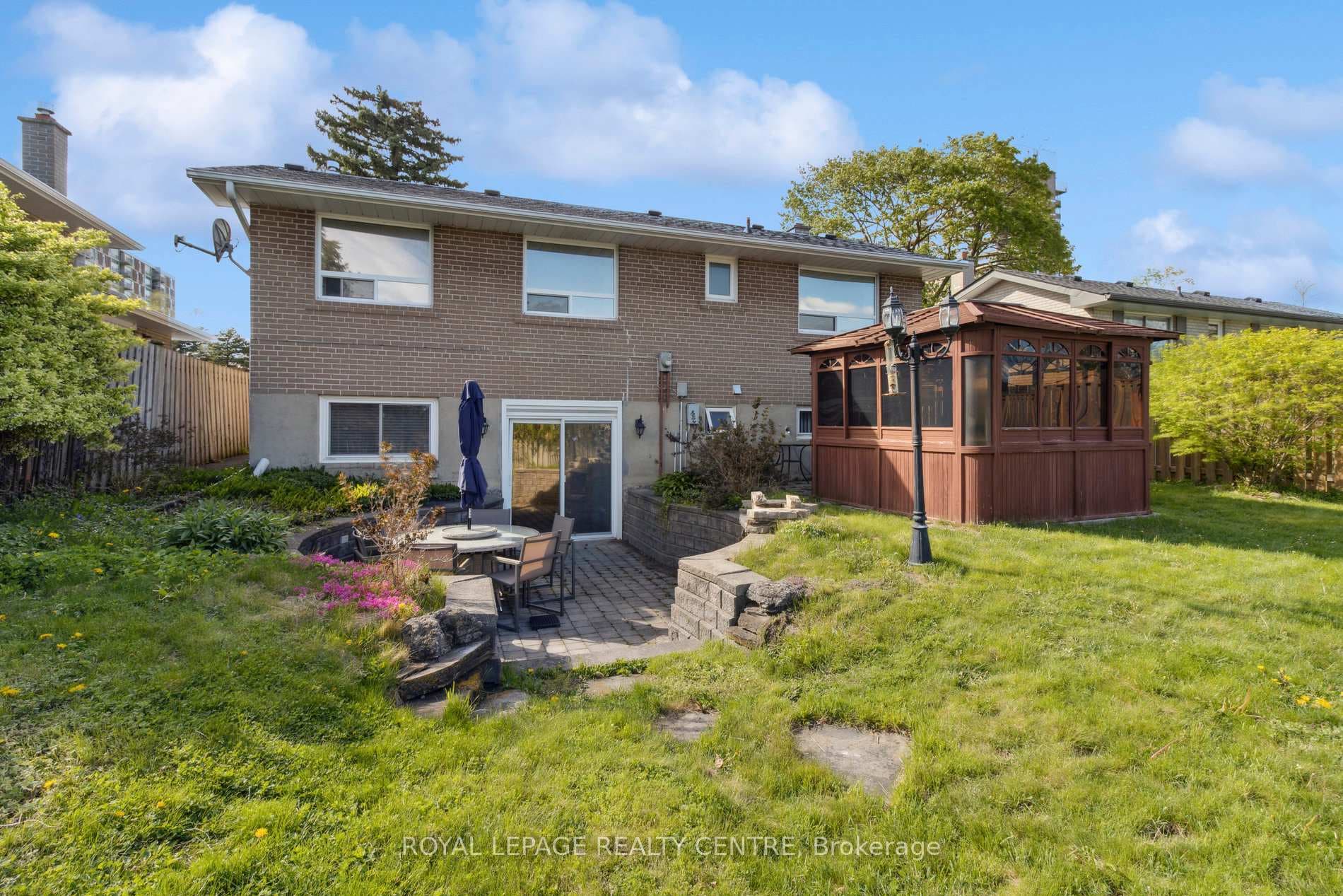 2350 Truscott Drive photo 37
