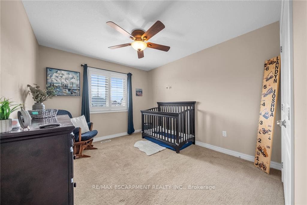 74 Oakdale Boulevard photo 23
