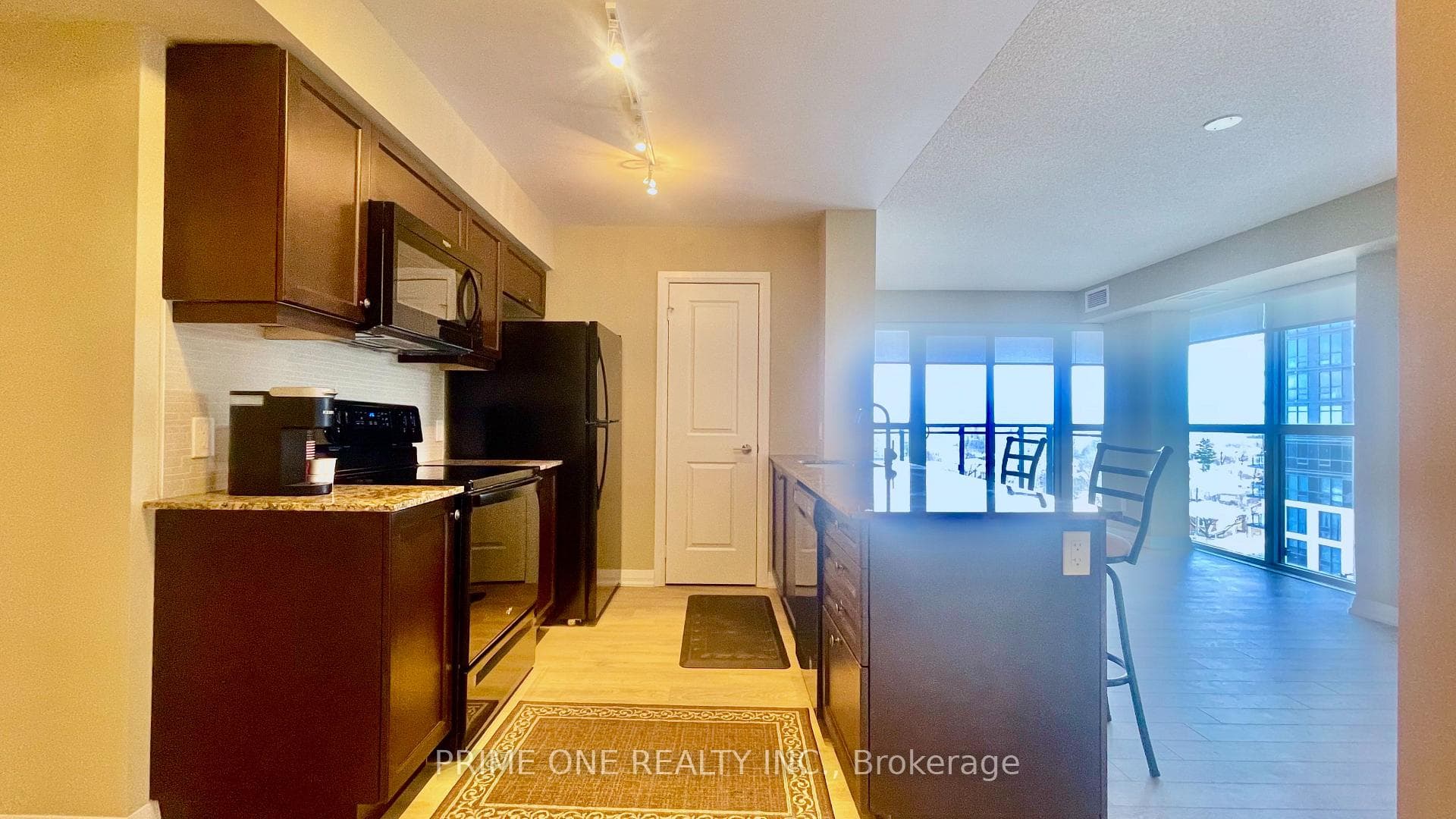 30 Meadowglen Place Unit 618 photo 12