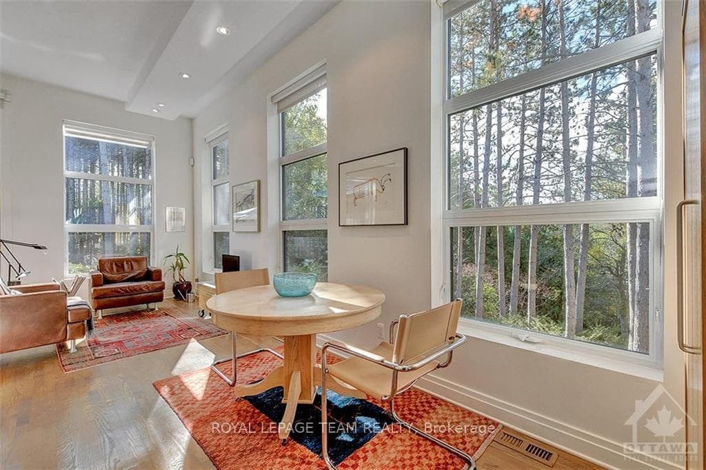 589 MOUNTAINVIEW Road photo 9