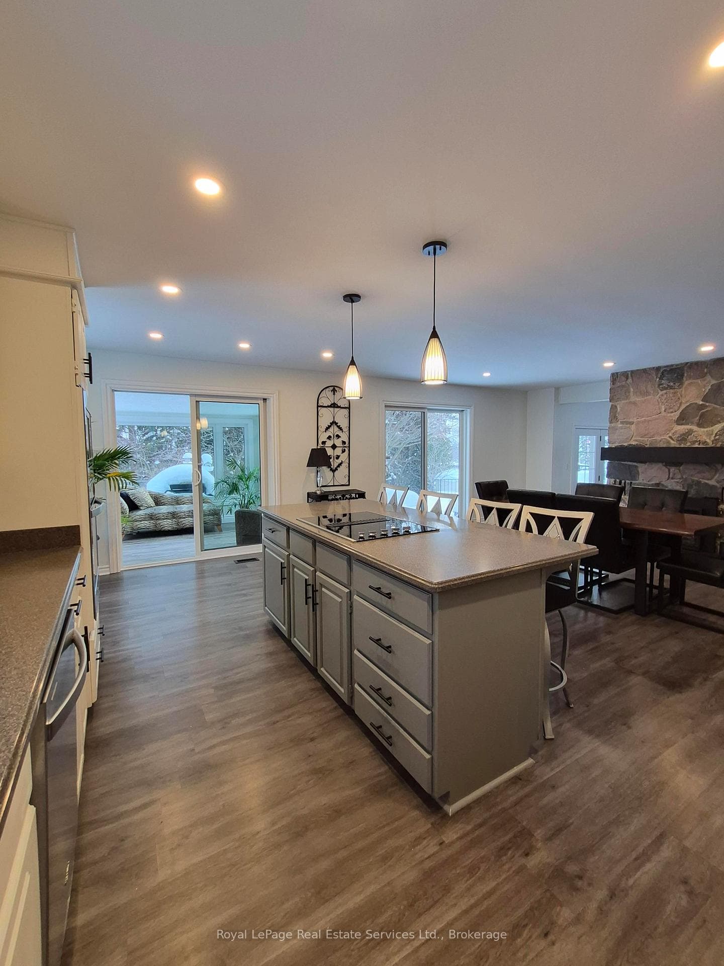 184 Dundas Street photo 11