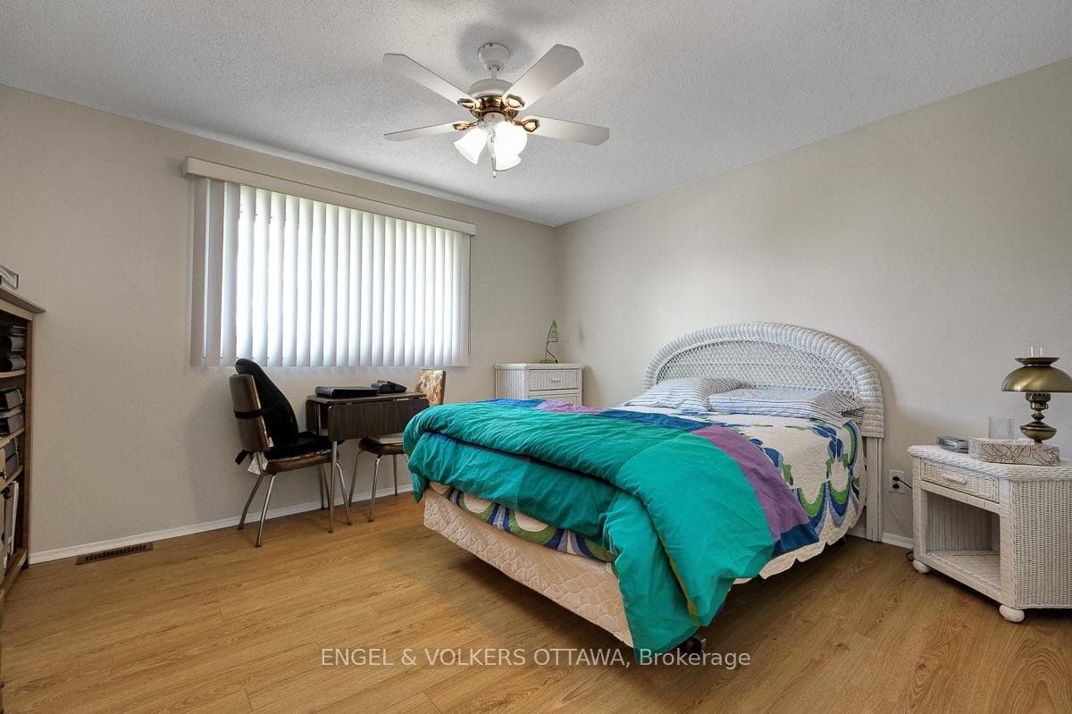 2695 Hickson Crescent photo 25