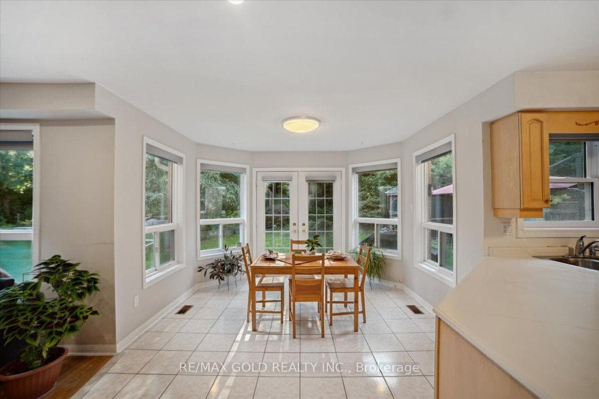 15 Canning Crescent photo 12