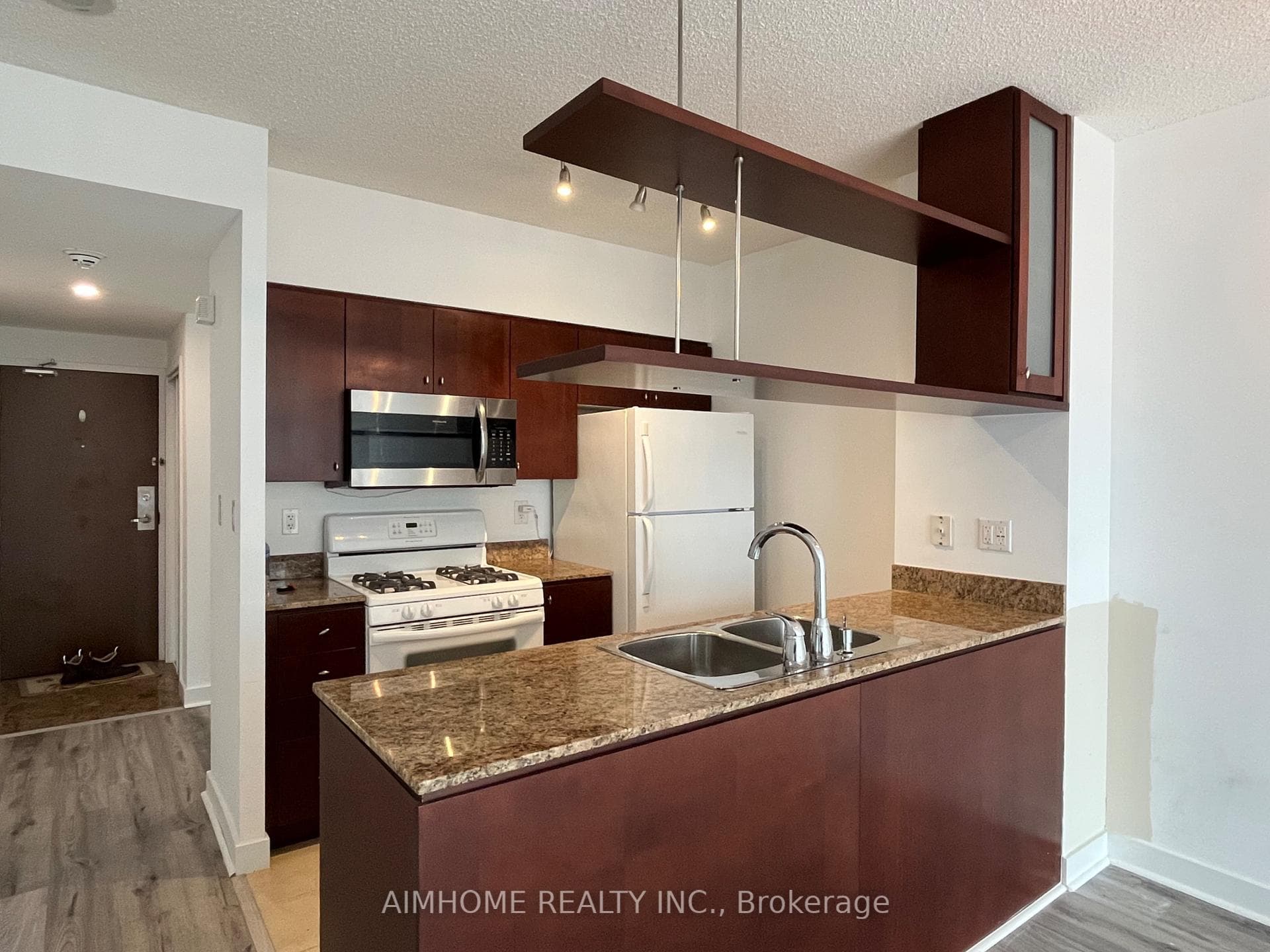 35 Mariner Terrace Unit 702 photo 4