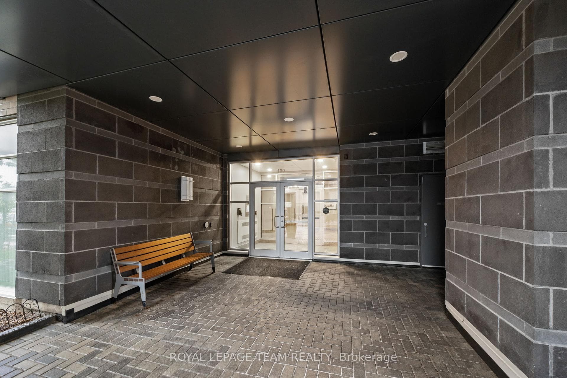 100 Champagne Avenue Unit 410 photo 3