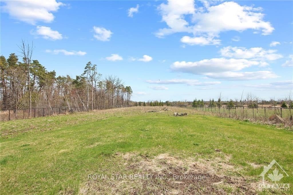 5925 PRINCE OF WALES Drive photo 3