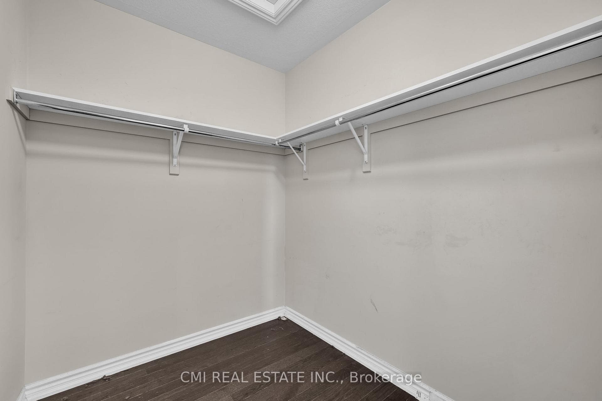 56 Pace Avenue photo 21