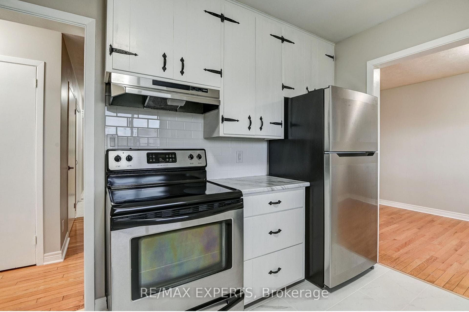 5077 Boyne Street photo 9
