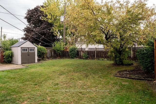 99 Silverstone Drive photo 36