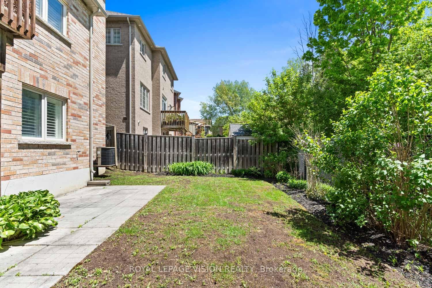 27 Ida Jane Grove photo 31