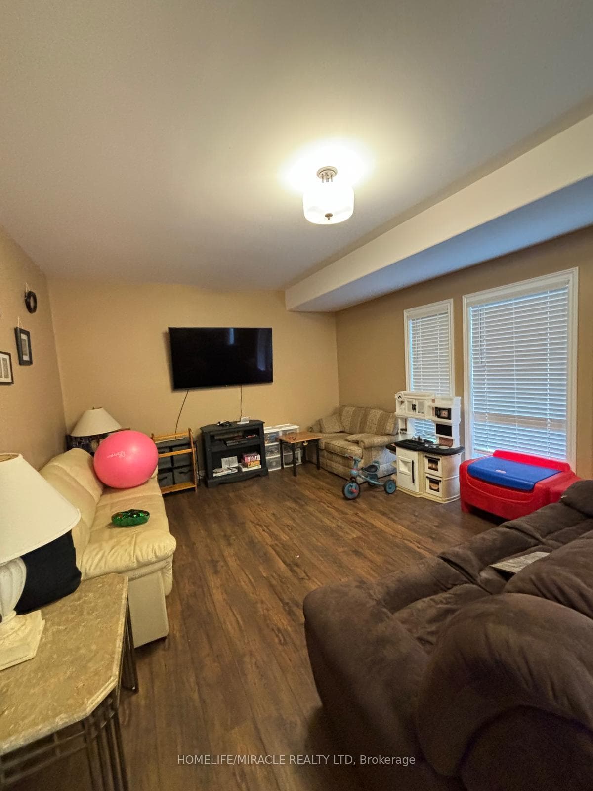 10 Cottonwood Drive Unit Upper photo 6