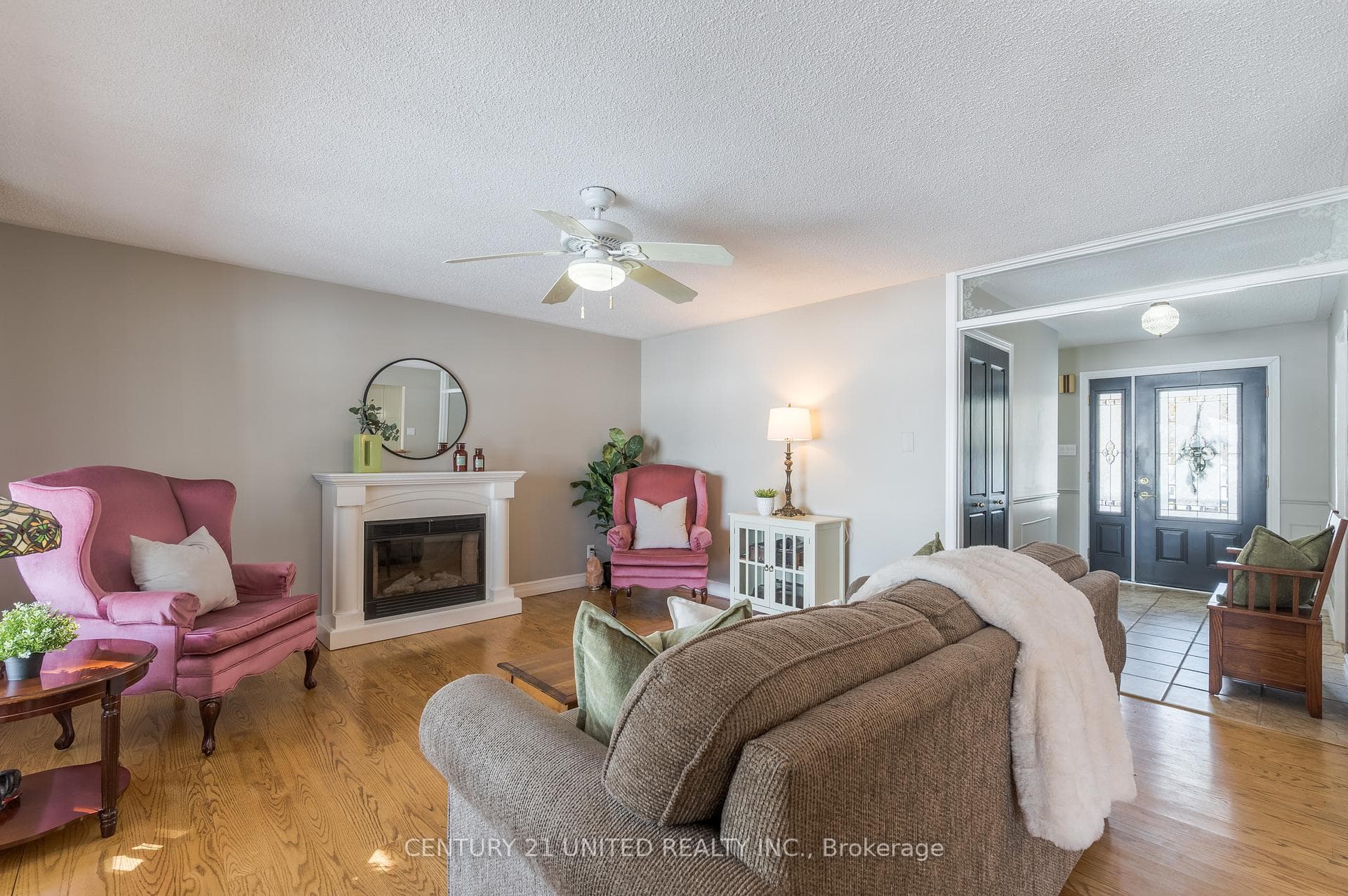 1 Lakeshore Boulevard photo 15