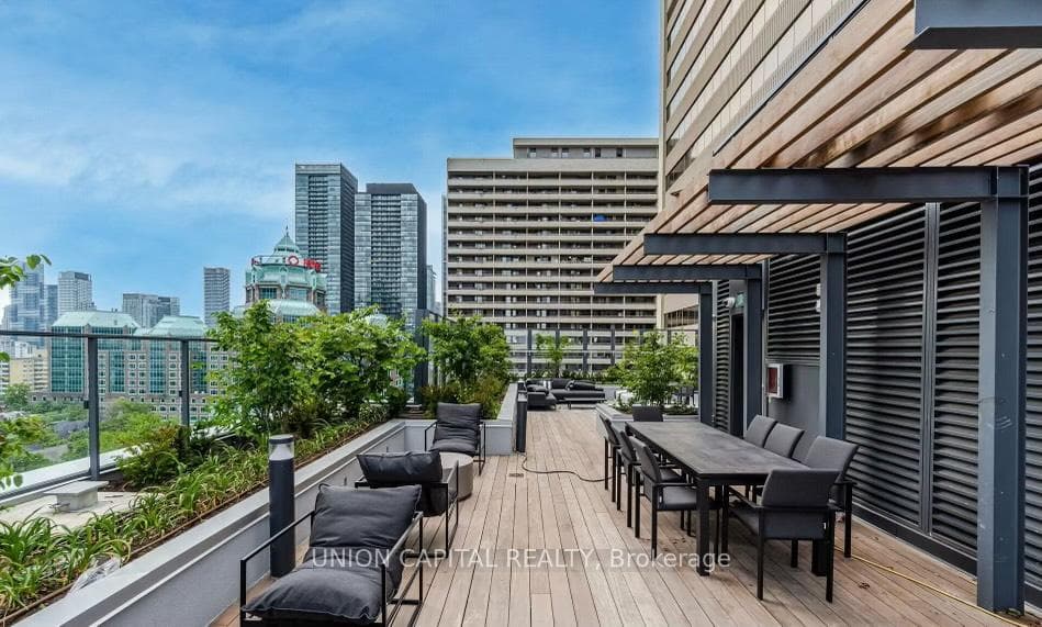 395 Bloor Street Unit 5310 photo 13