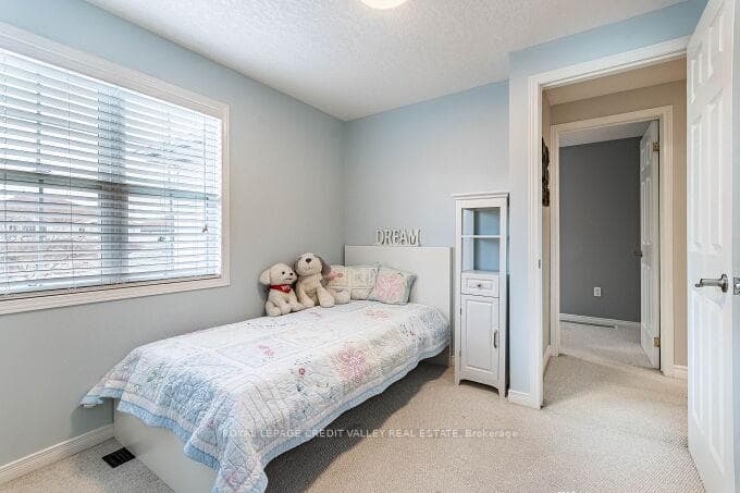 554 Dansbury Drive photo 26