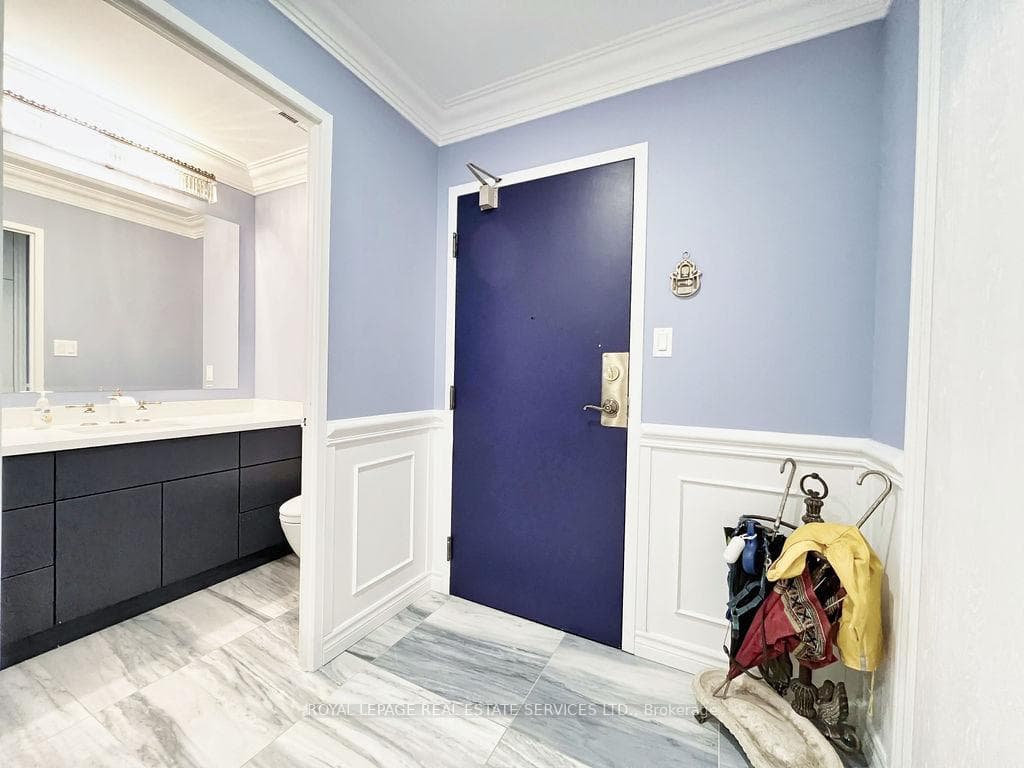 5444 Yonge Street Unit 108 photo 8