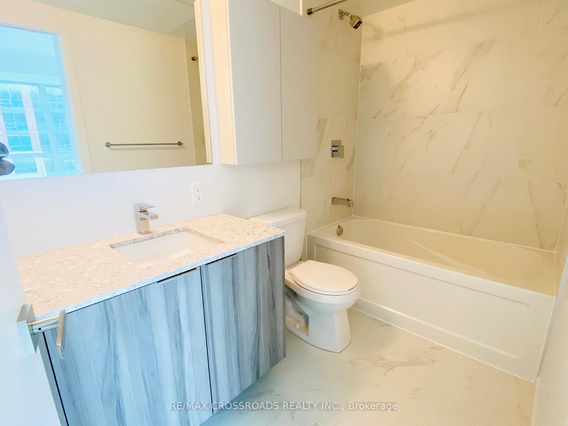 31 Tippett Road Unit 310 photo 13