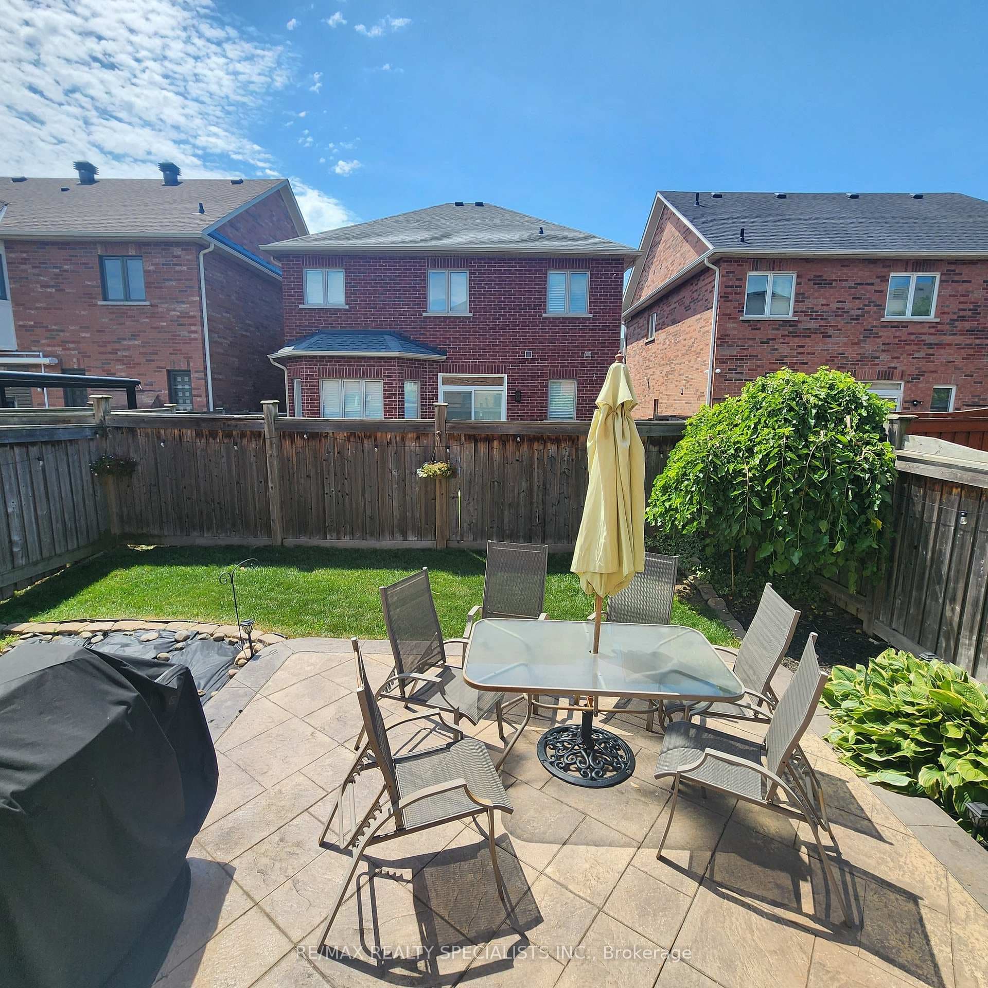 482 Grant Way photo 26