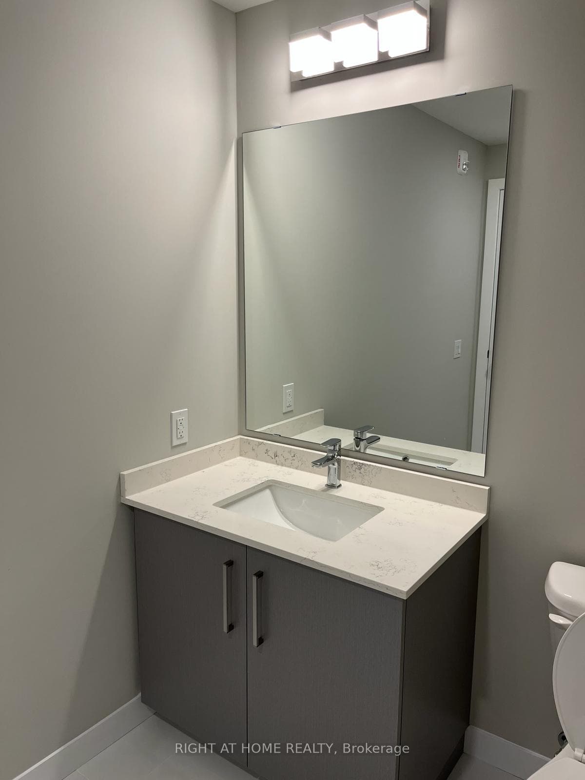 15 Queen Street Unit 1713 photo 18