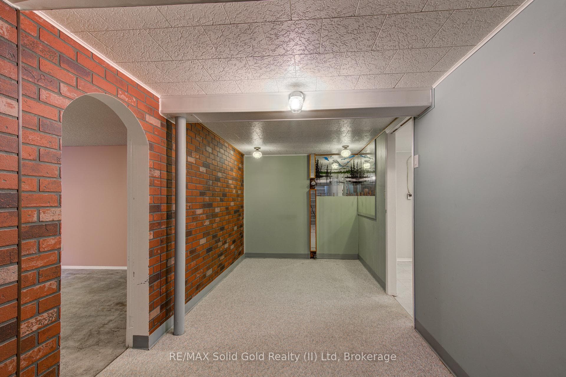Downstairs landing area