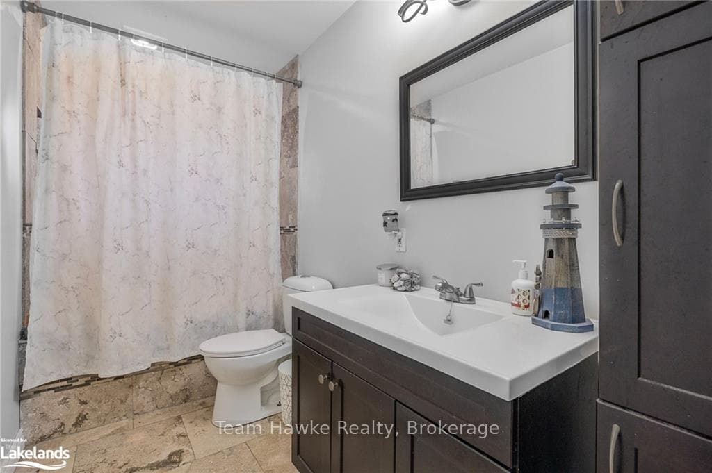 88 FOX Street photo 23