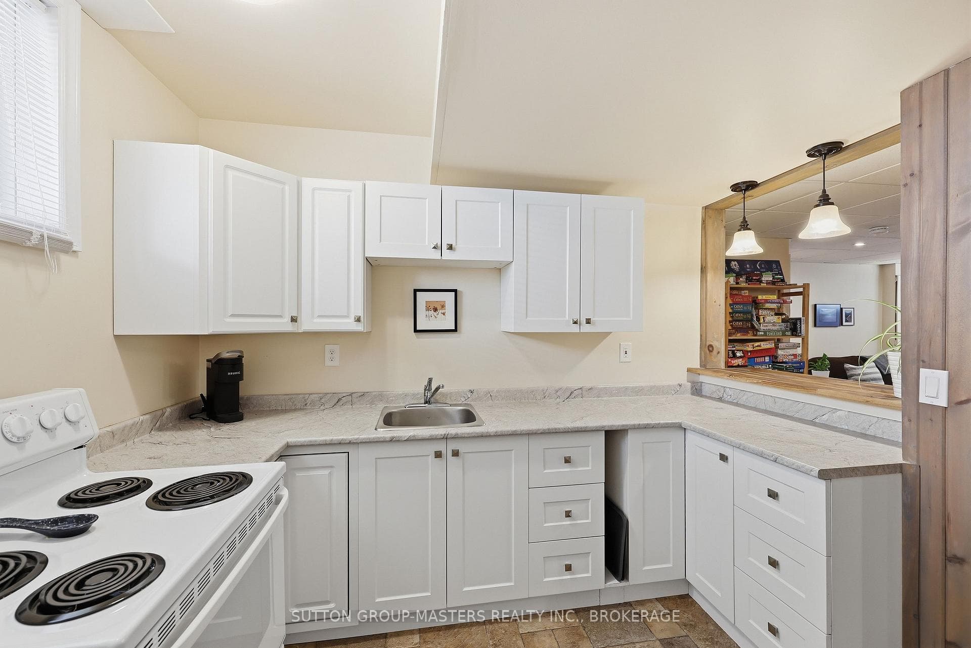 668 Melrose Street photo 34
