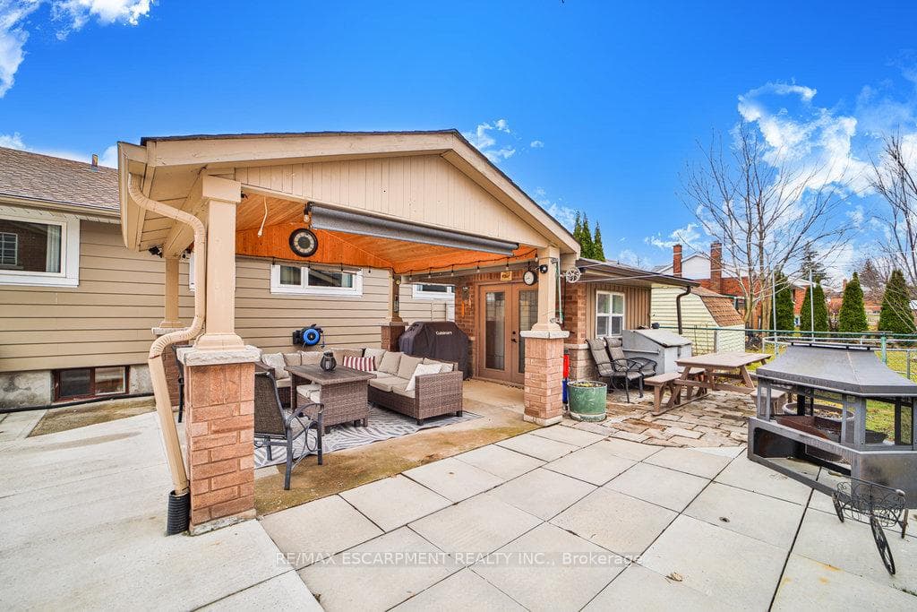 4182 William Street photo 46