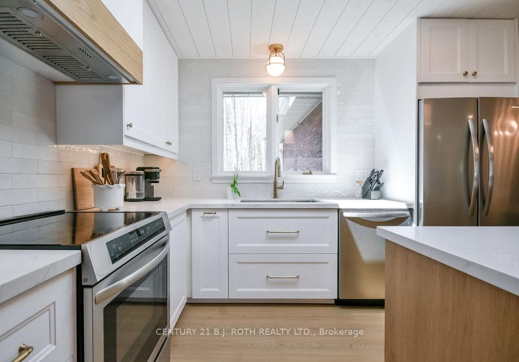 1078 Sunnidale Road photo 11