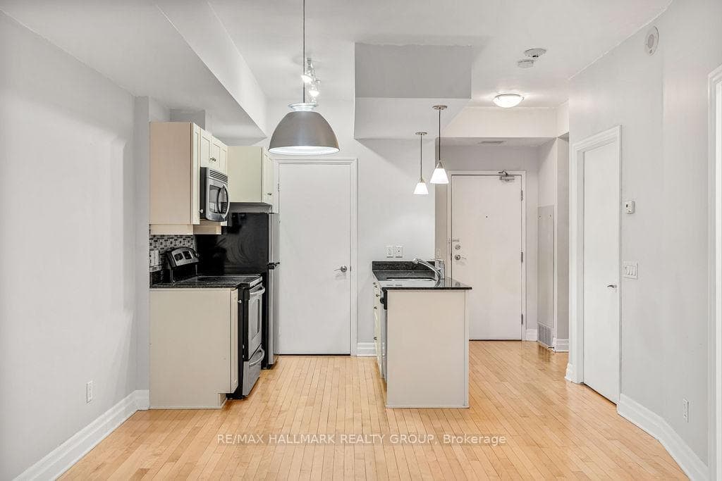 235 Kent Street Unit 914 photo 11