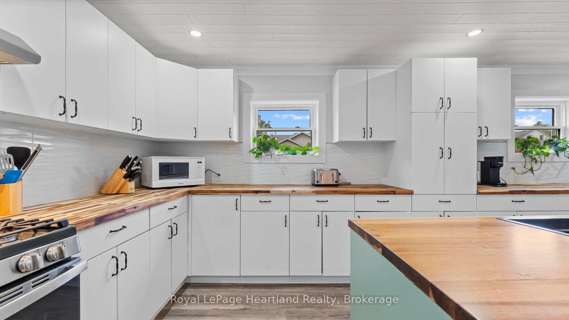 422 Willoughby Street photo 20