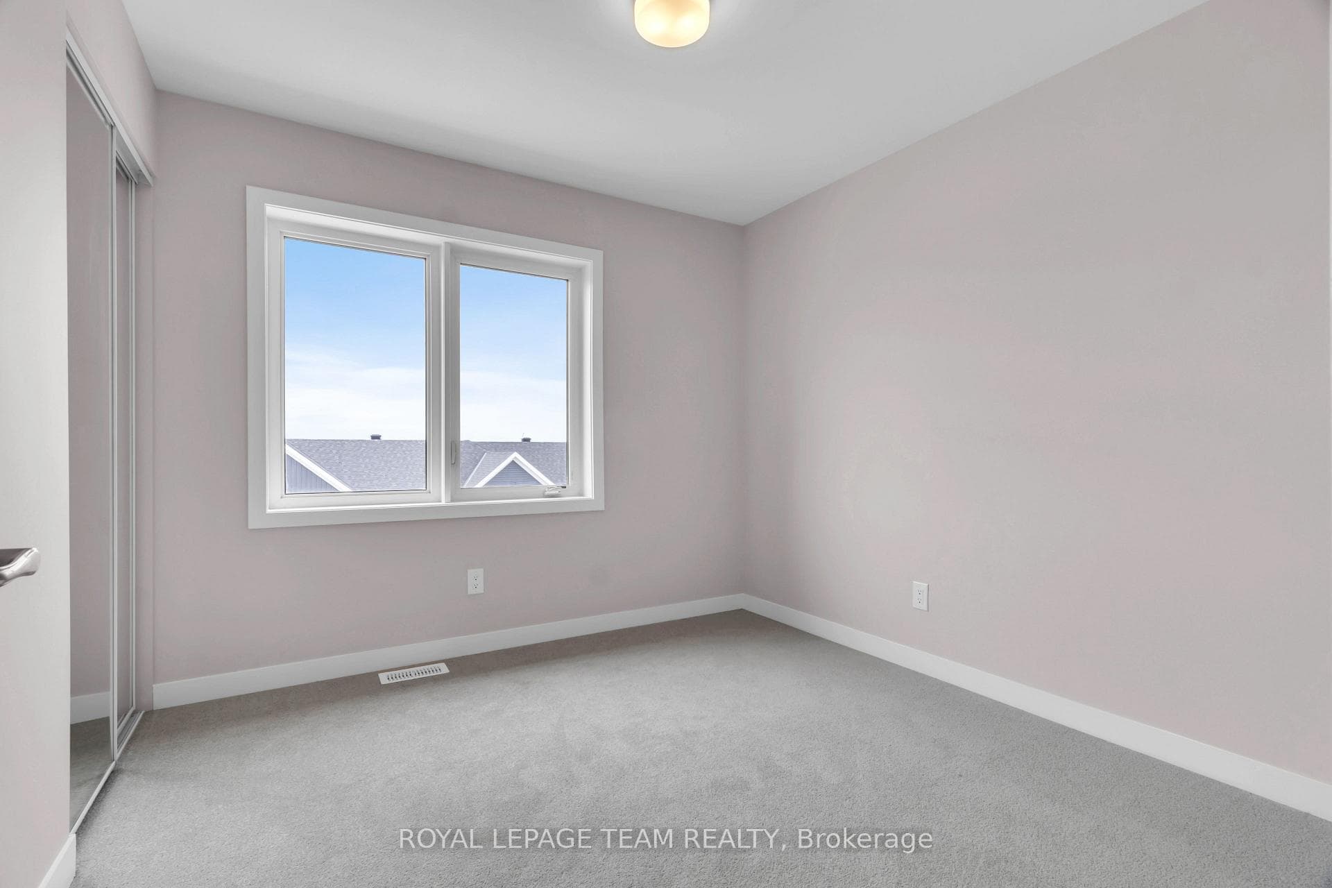 810 PARNIAN Private photo 13