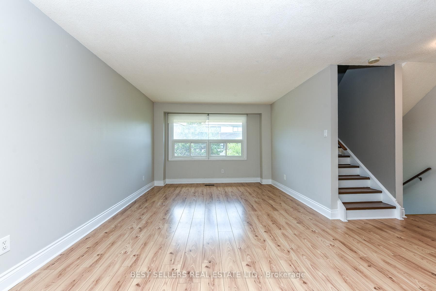 12 Ashton Crescent Unit 12 photo 6