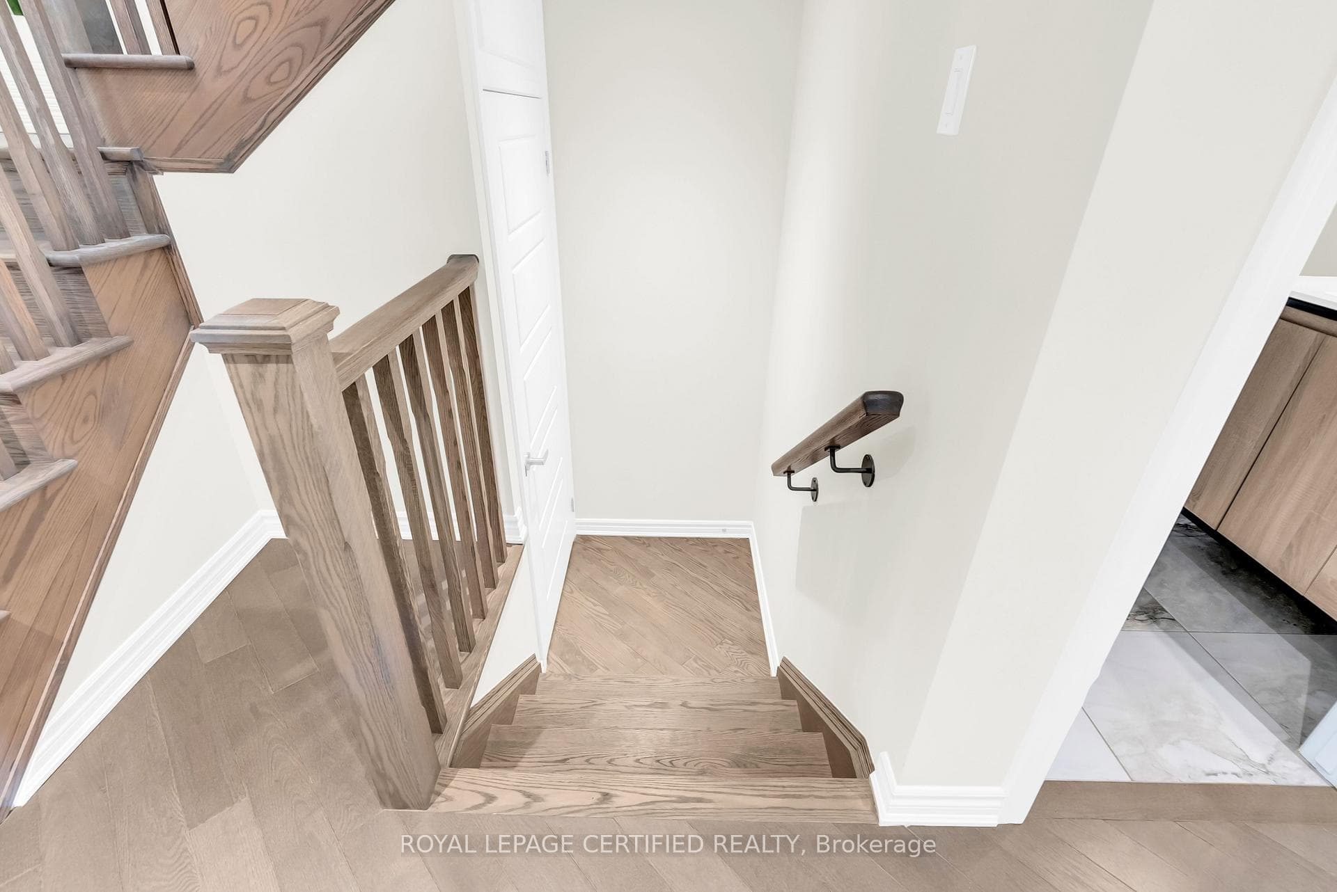 1433 Sycamore Garden photo 46