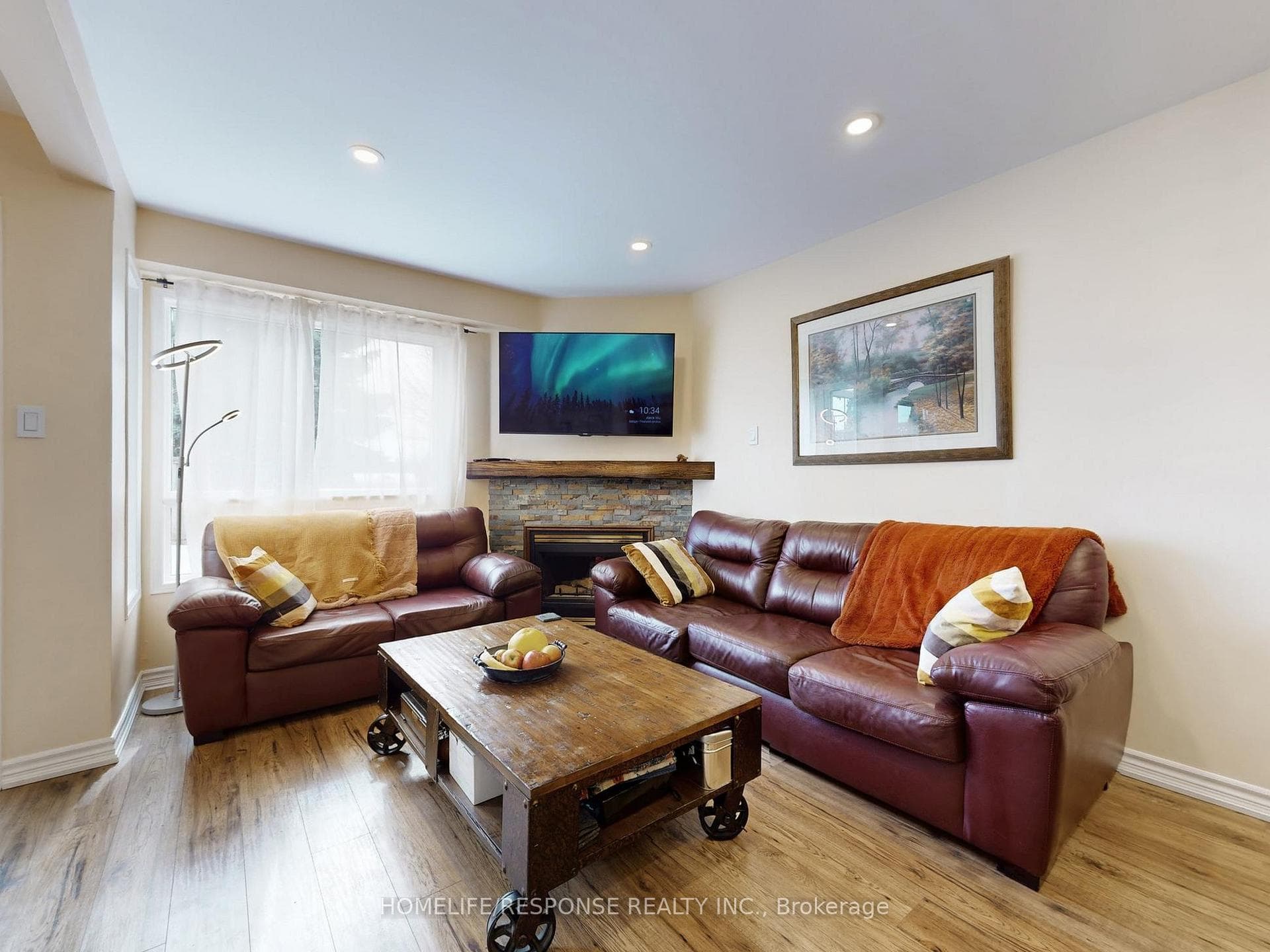5134 Lampman Avenue photo 4