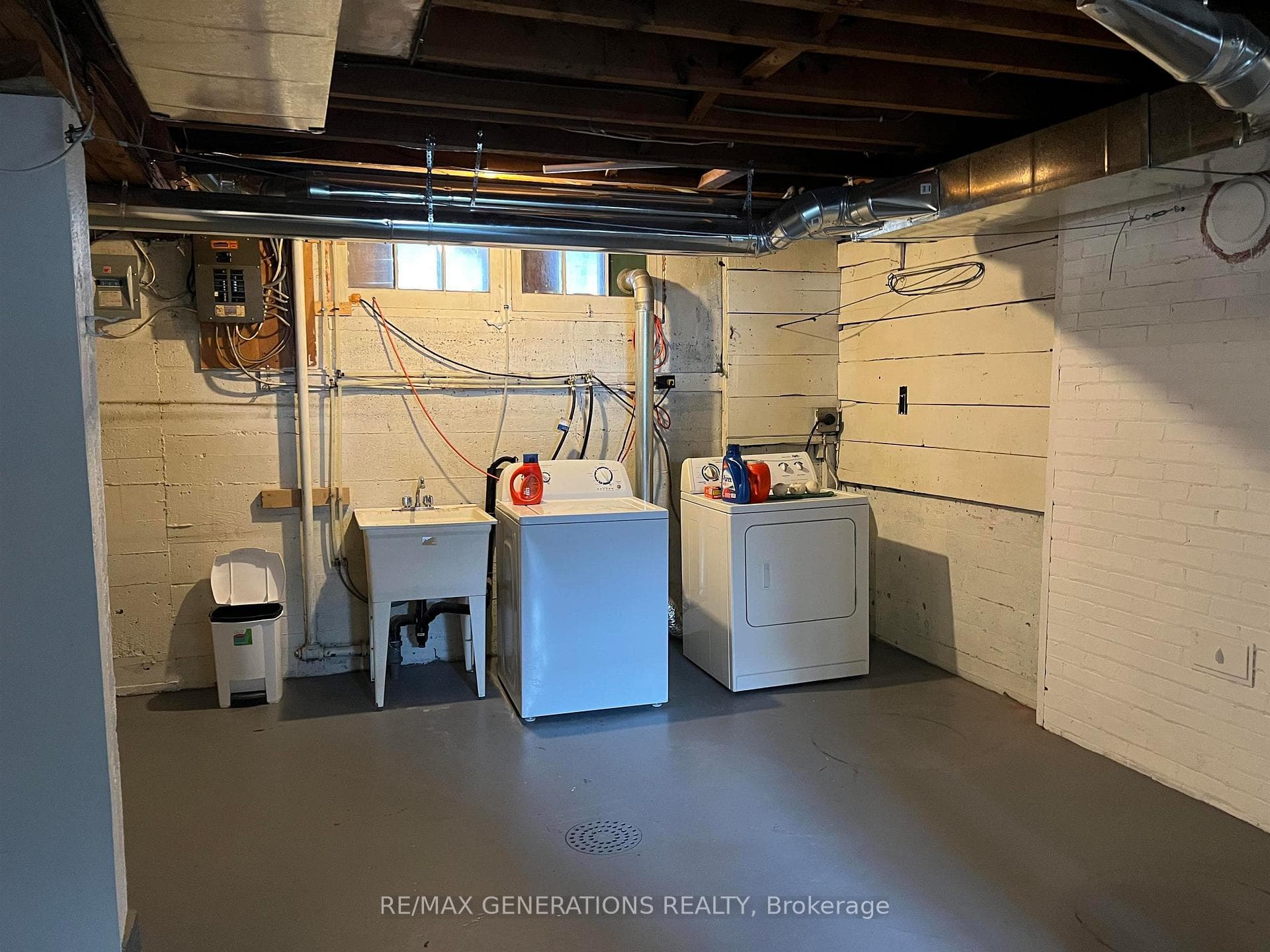 32 McCullough Street photo 8