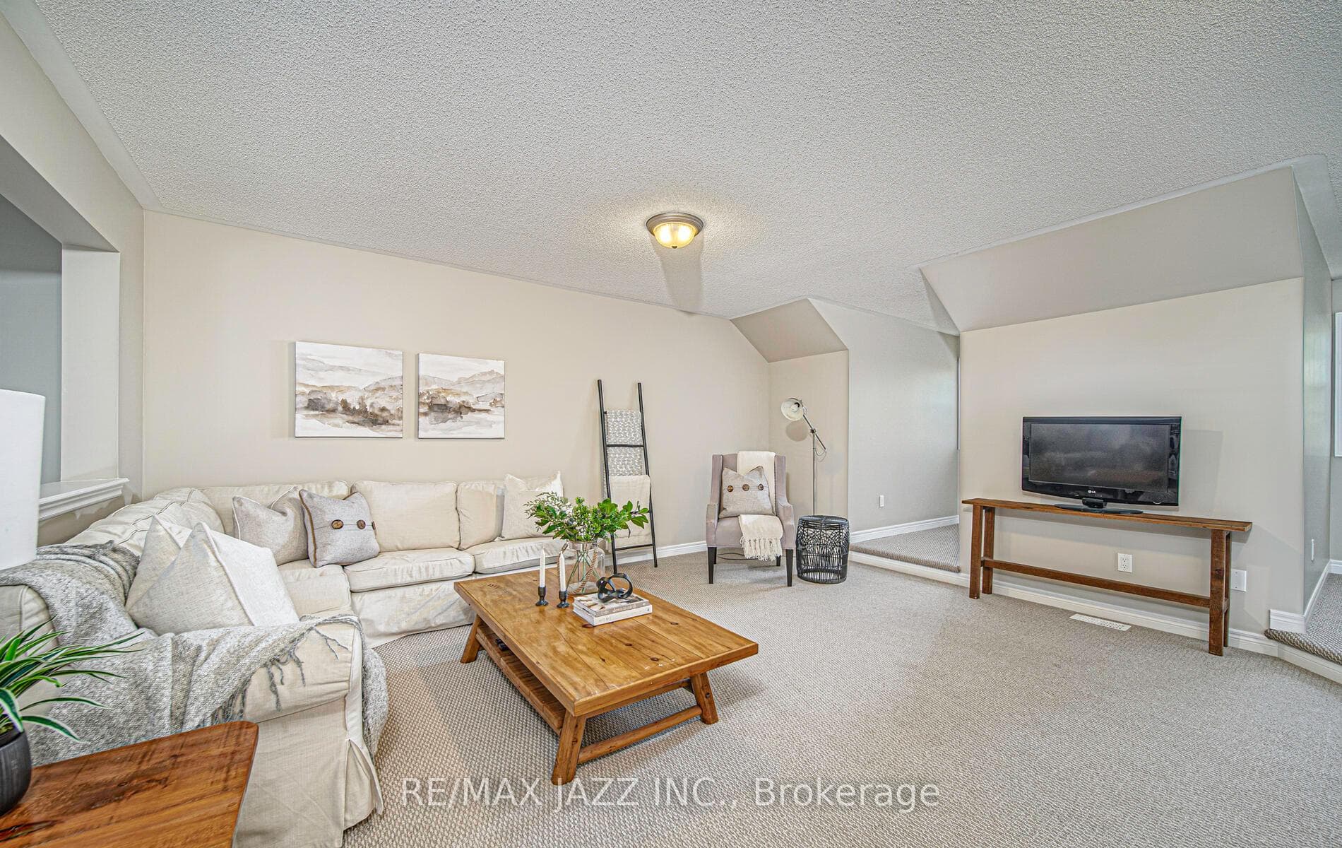 85 Greenaway Circle photo 15