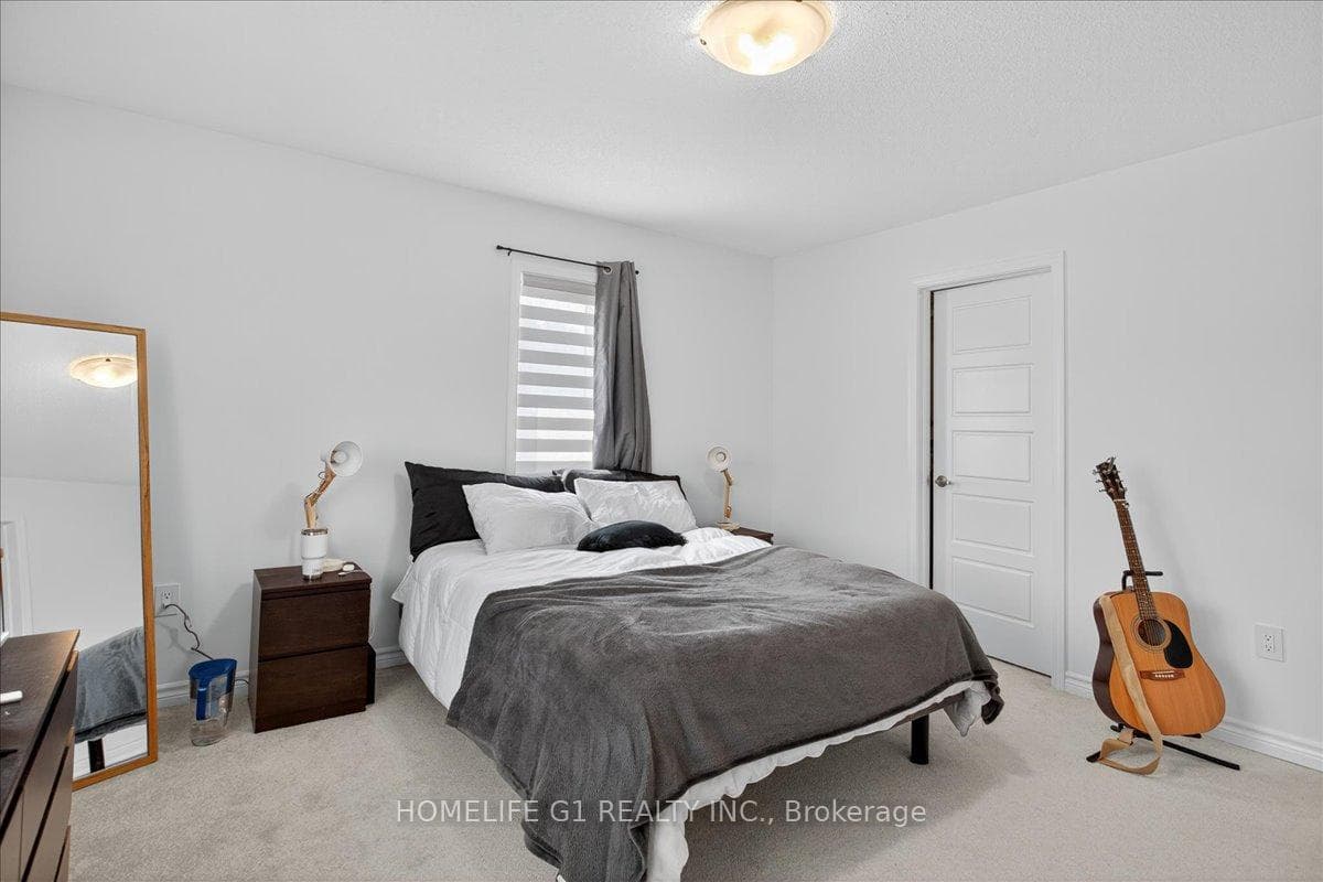 5 Dyer Crescent photo 27